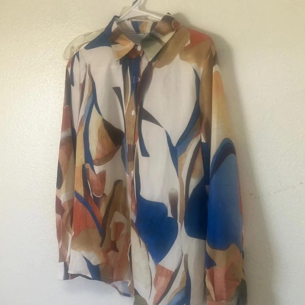 FINAL MARKDOWN Abstract Multicolor Button-Up Shirt medium